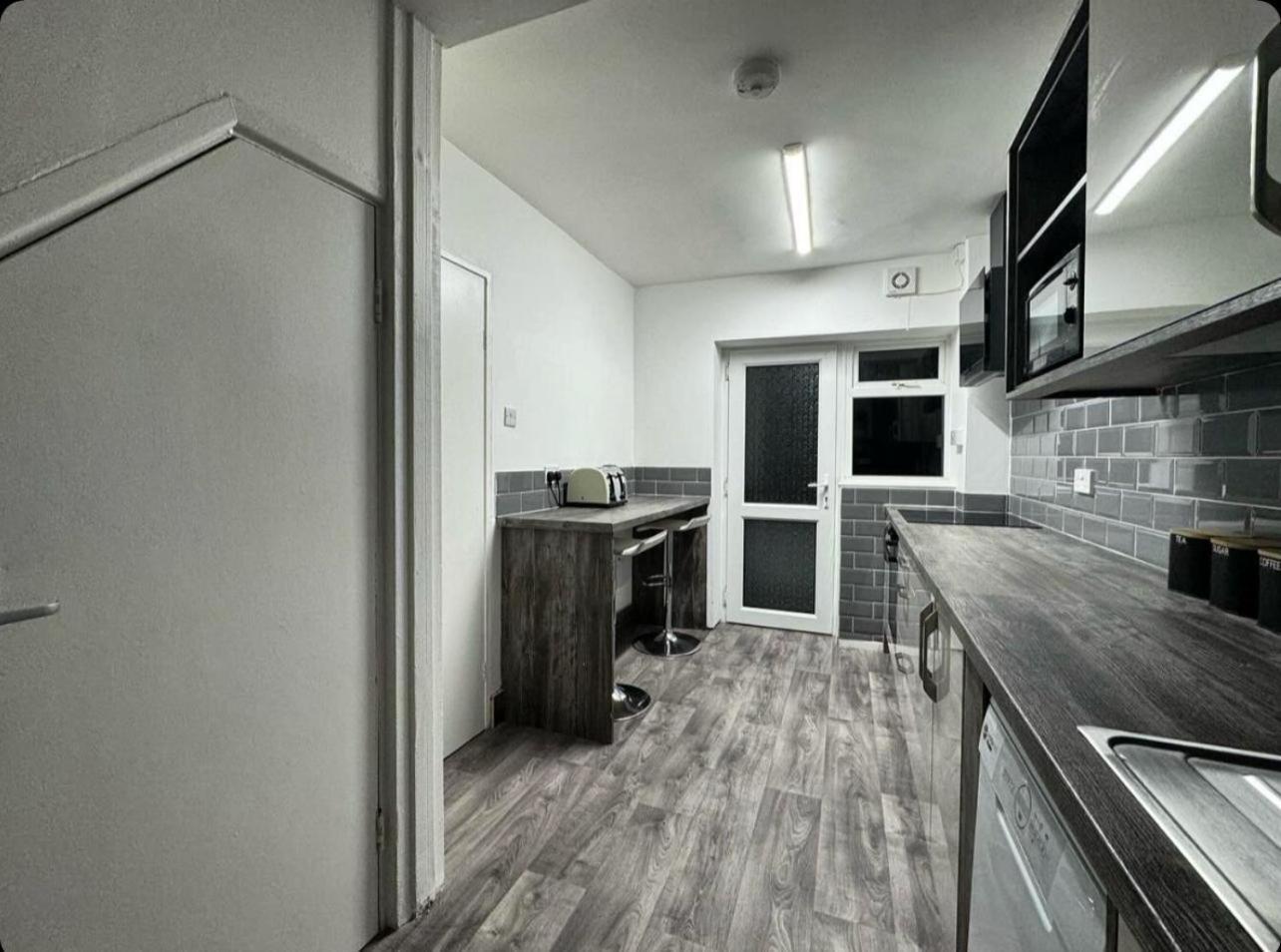 Noormak Nights Apartamento Birmingham Exterior foto