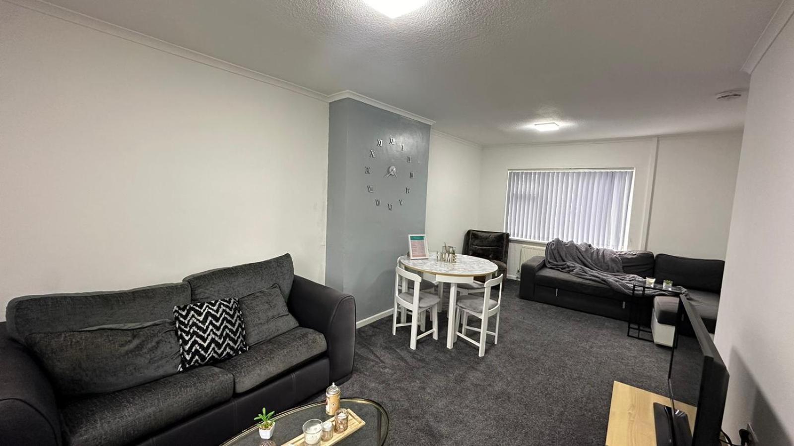 Noormak Nights Apartamento Birmingham Exterior foto